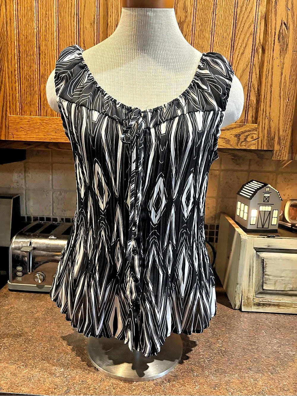 Signature by Larry Levine Abstract Print Blouse in Black & White Size Medium